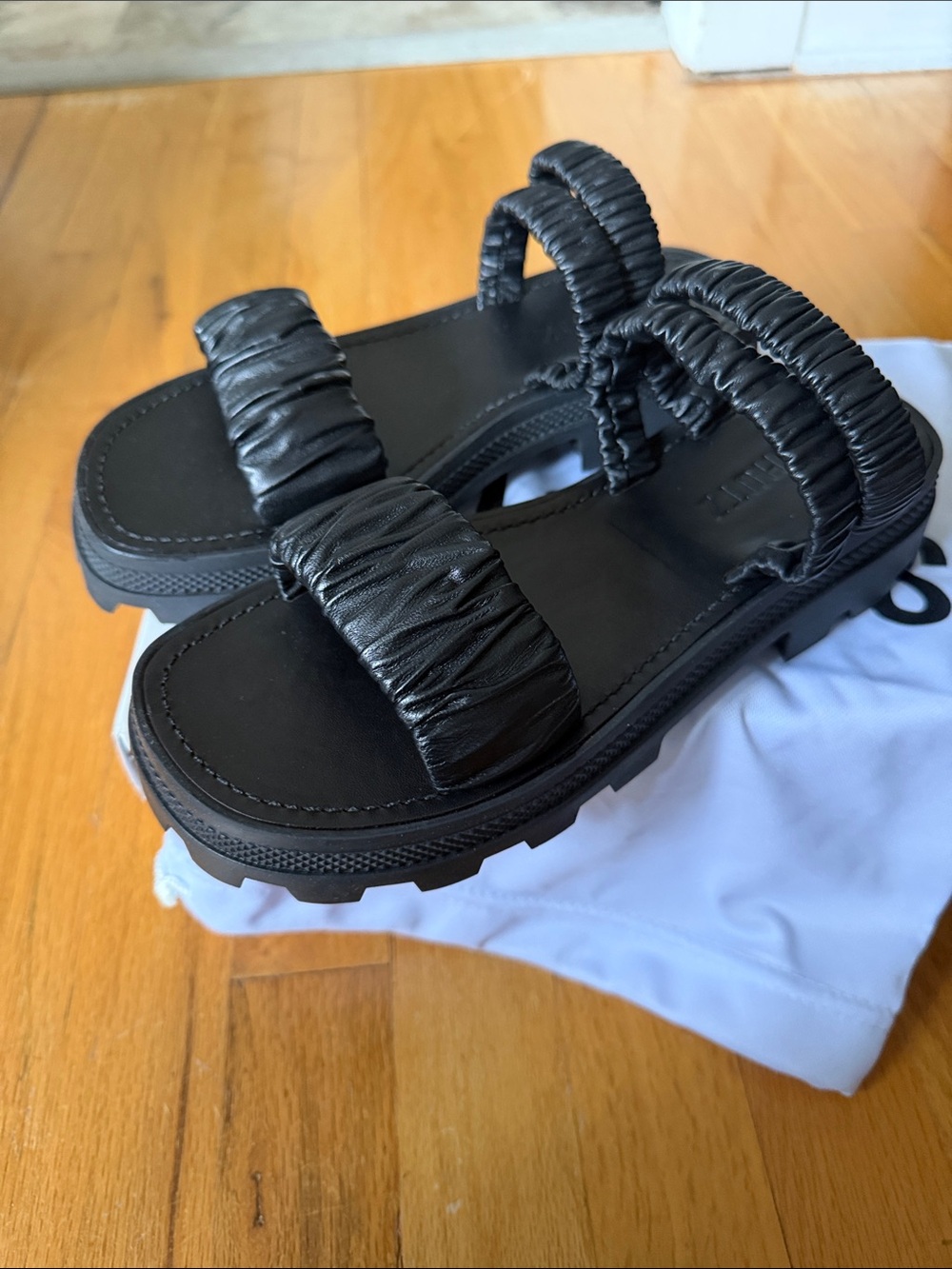 Lirah‎ Black Ruched Strap Slide Sandals - Women 6.5